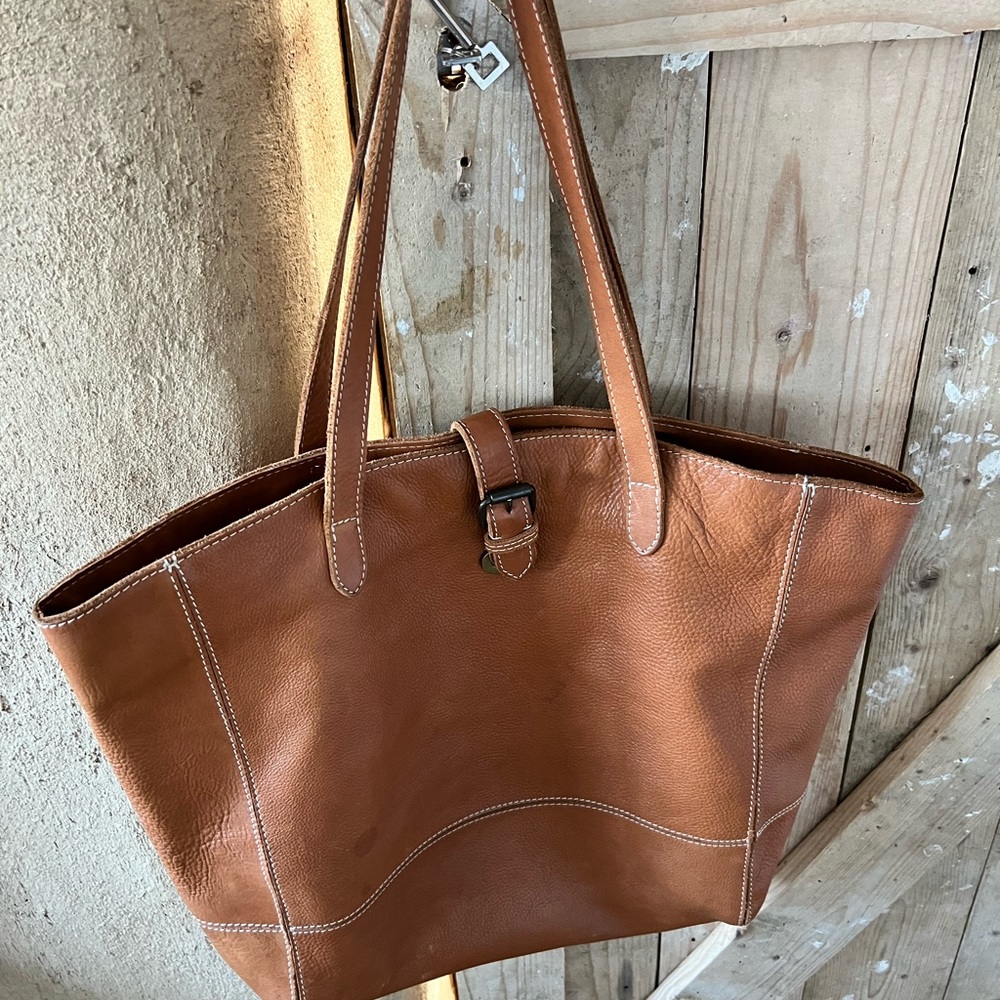 Large, tan leather (Fatface, UK) tote, excellent condition